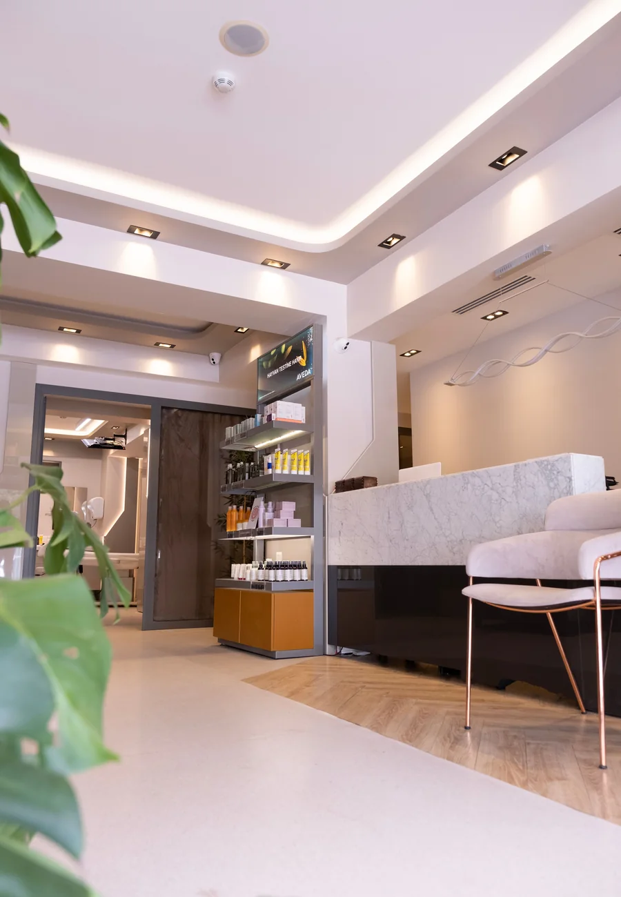 Accueil moderne d’un institut de beauté